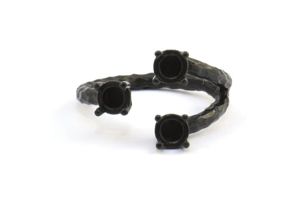 Claw Ring Setting - 2 Oxidized Brass Black 4 Claw Ring Blanks - Pad Size 4mm N0323