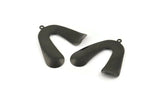 Black V Shaped, 6 Oxidized Black Brass V Shaped Charms With 1 Loop (32x30x0.50mm) D0694