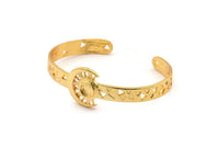 Gold Moon Cuff, Gold Plated Brass Moon And Triangle Cuff Stone Setting With 1 Pad -  Pad Size 6mm N1658