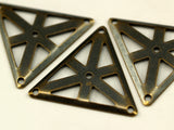 Antique Bronze Triangle, 50 Antique Bronze Triangle Findings with 4 Holes (22x25mm) Pen 3003