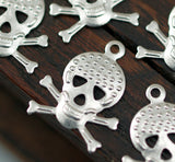 Free Skull Charm, 50 Nickel Free Skull Charms (16x12mm)